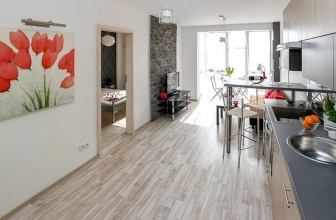 Maison positive : caractéristiques et avantages