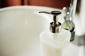 Savon saponifié à froid bio : fonctionnement, prix et avantages